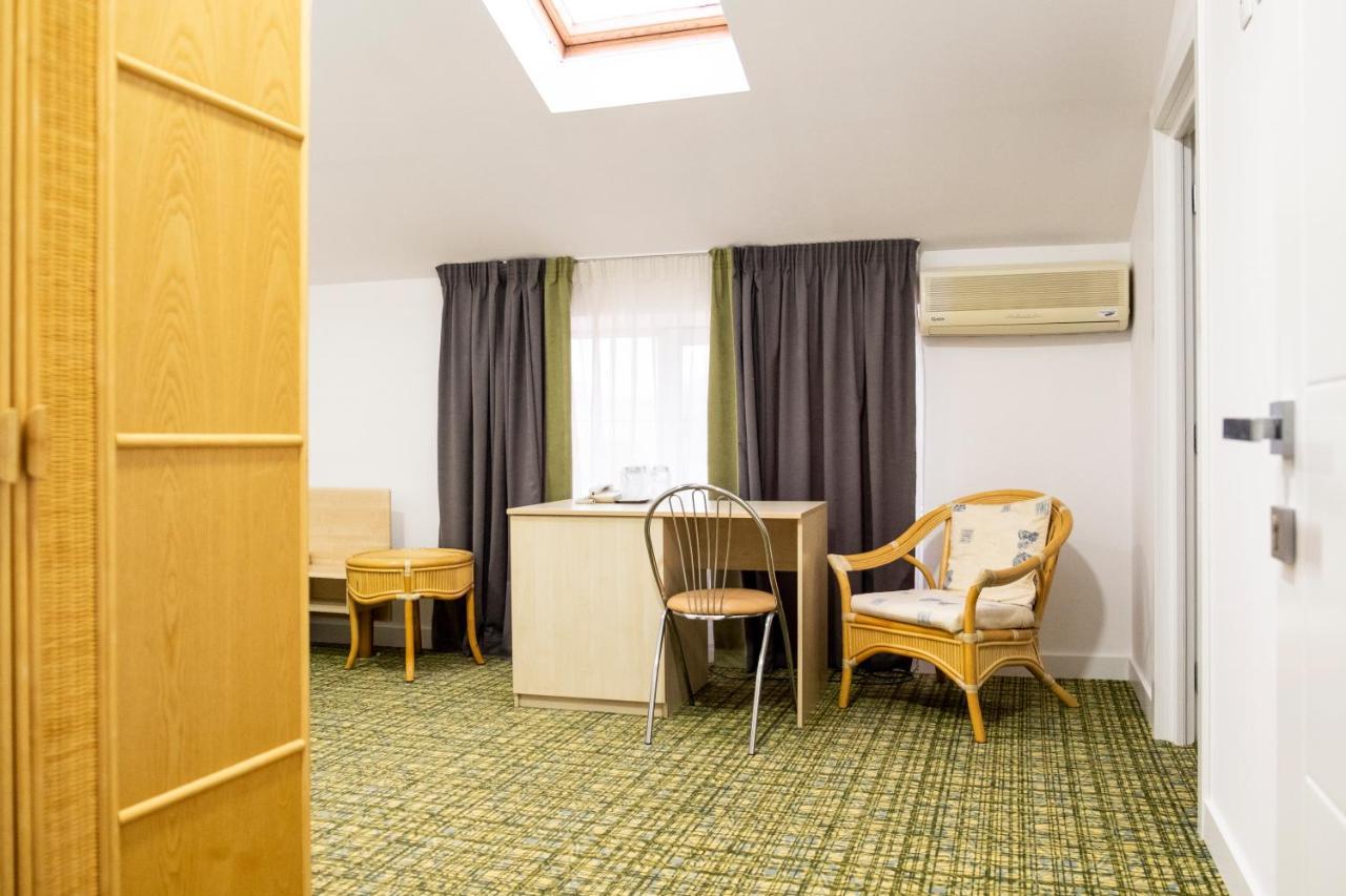 Hotel Casa Gabriela à Bucarest Extérieur photo