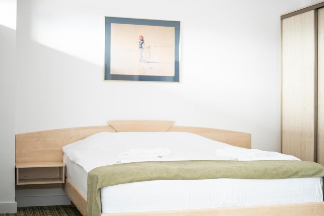 Hotel Casa Gabriela à Bucarest Extérieur photo