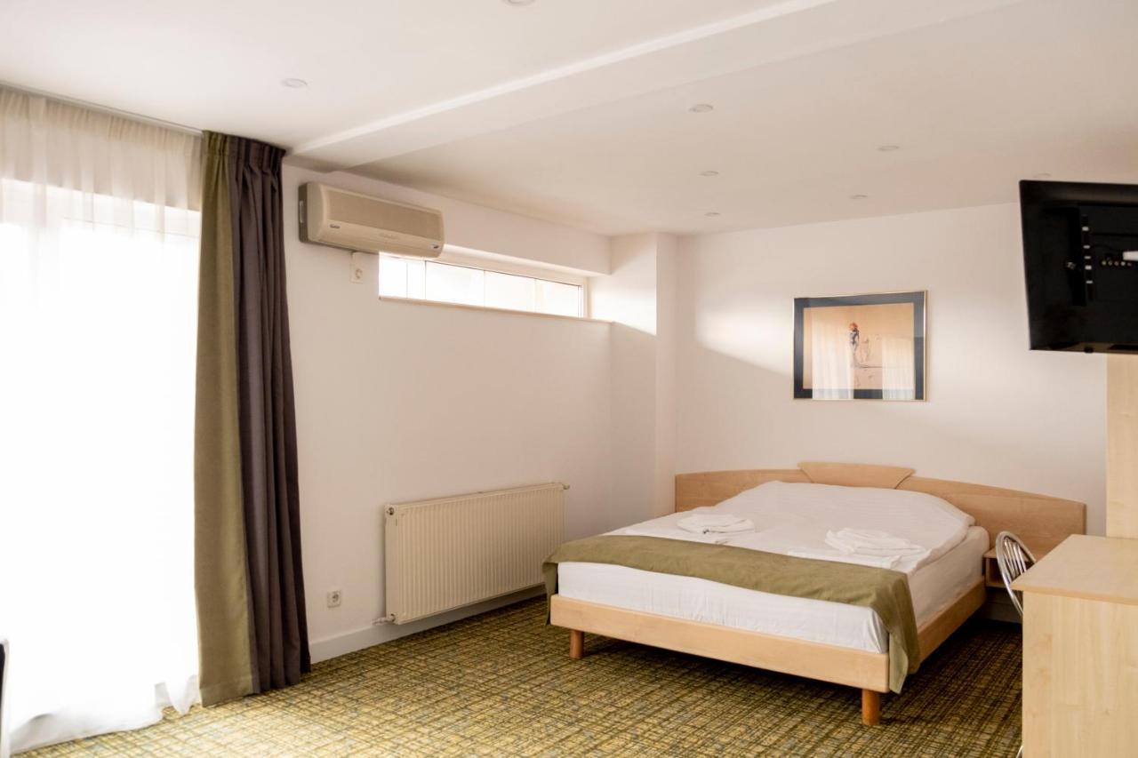 Hotel Casa Gabriela à Bucarest Extérieur photo