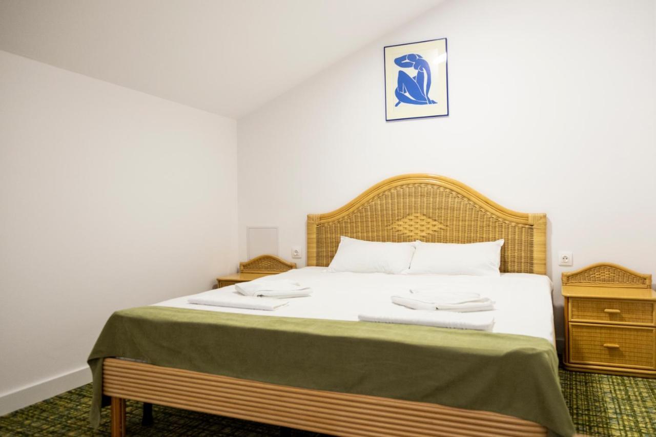 Hotel Casa Gabriela à Bucarest Extérieur photo