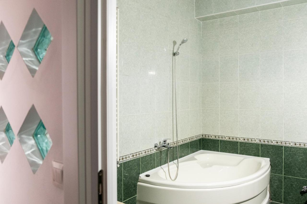 Hotel Casa Gabriela à Bucarest Extérieur photo