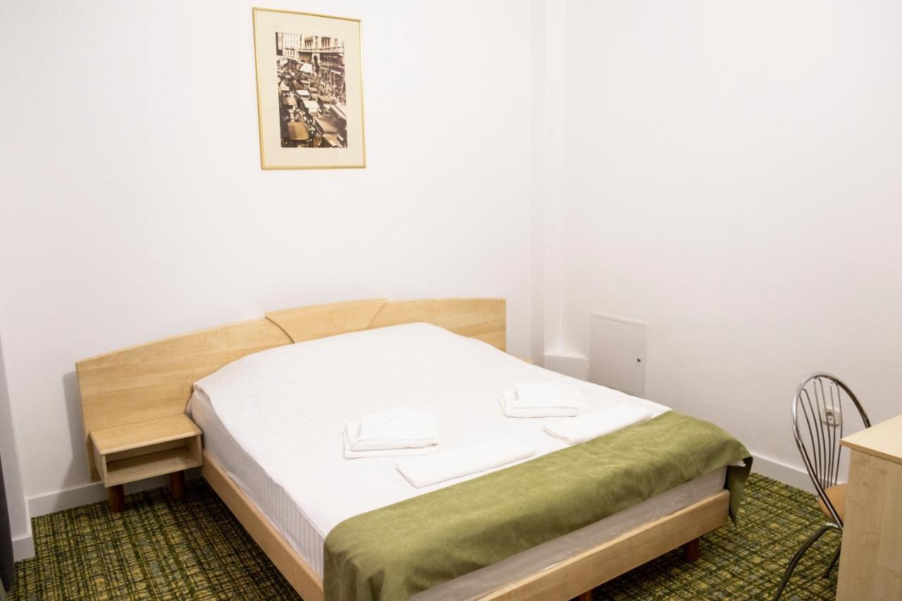 Hotel Casa Gabriela à Bucarest Extérieur photo