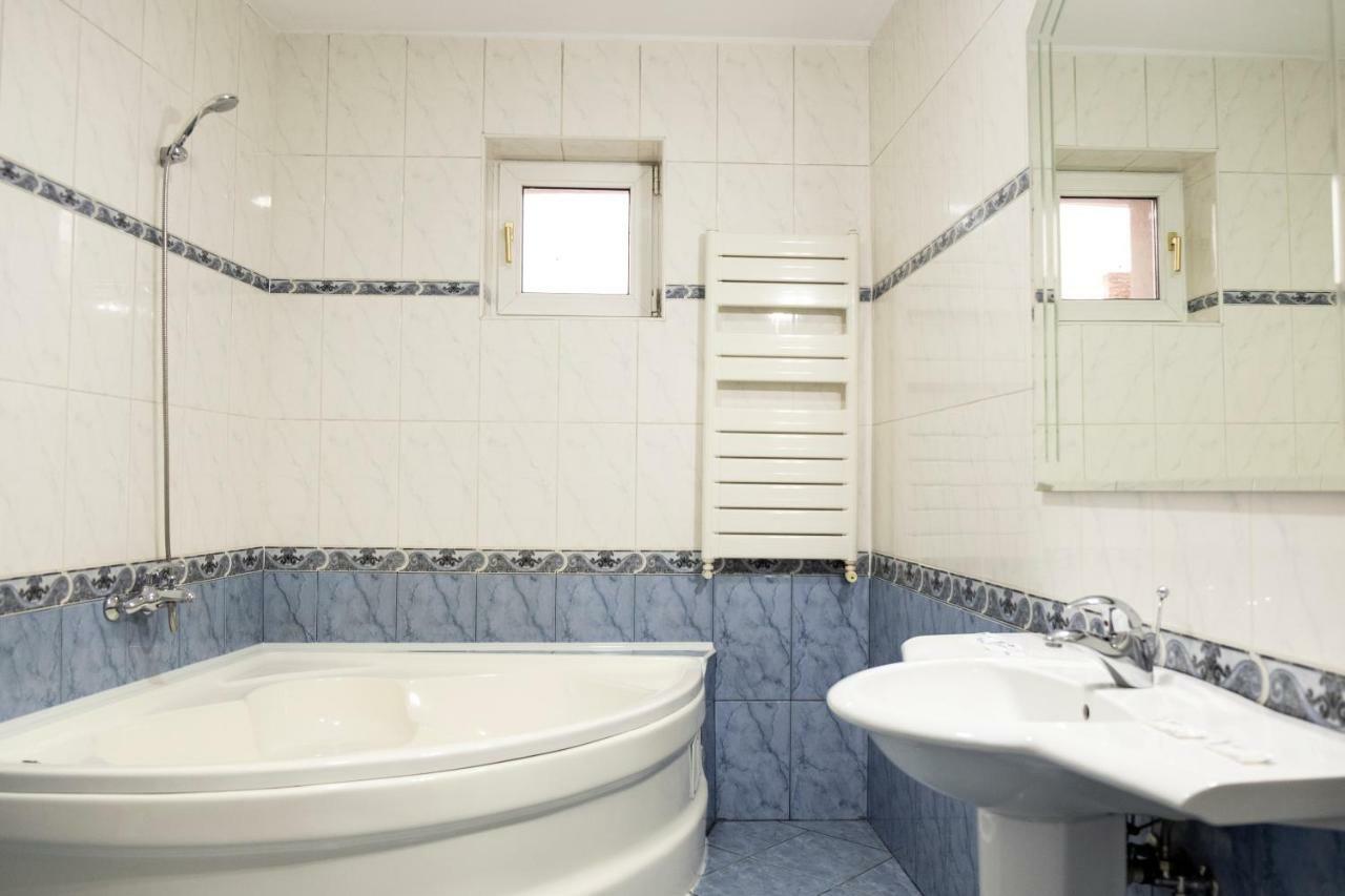 Hotel Casa Gabriela à Bucarest Extérieur photo