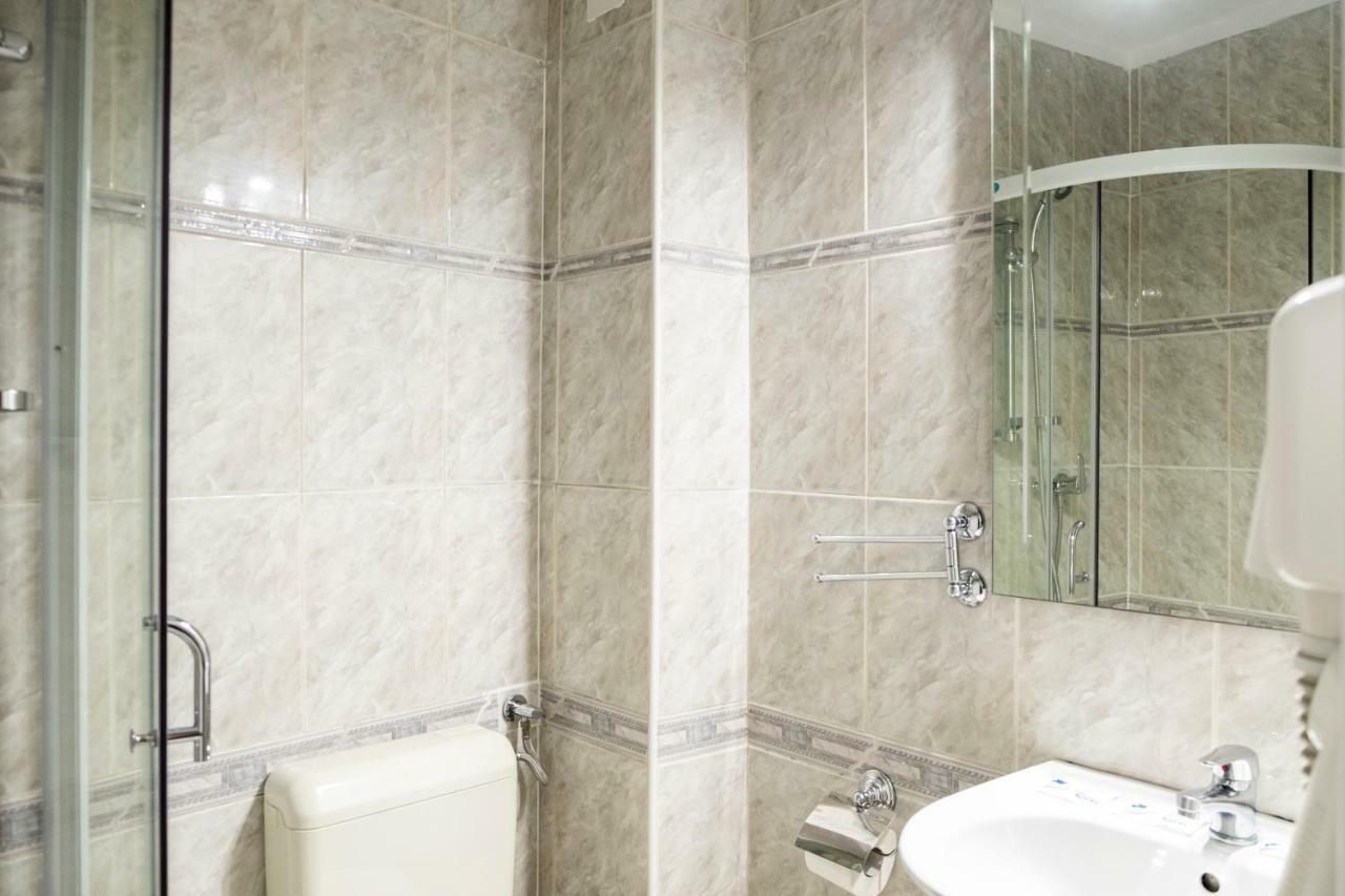 Hotel Casa Gabriela à Bucarest Extérieur photo